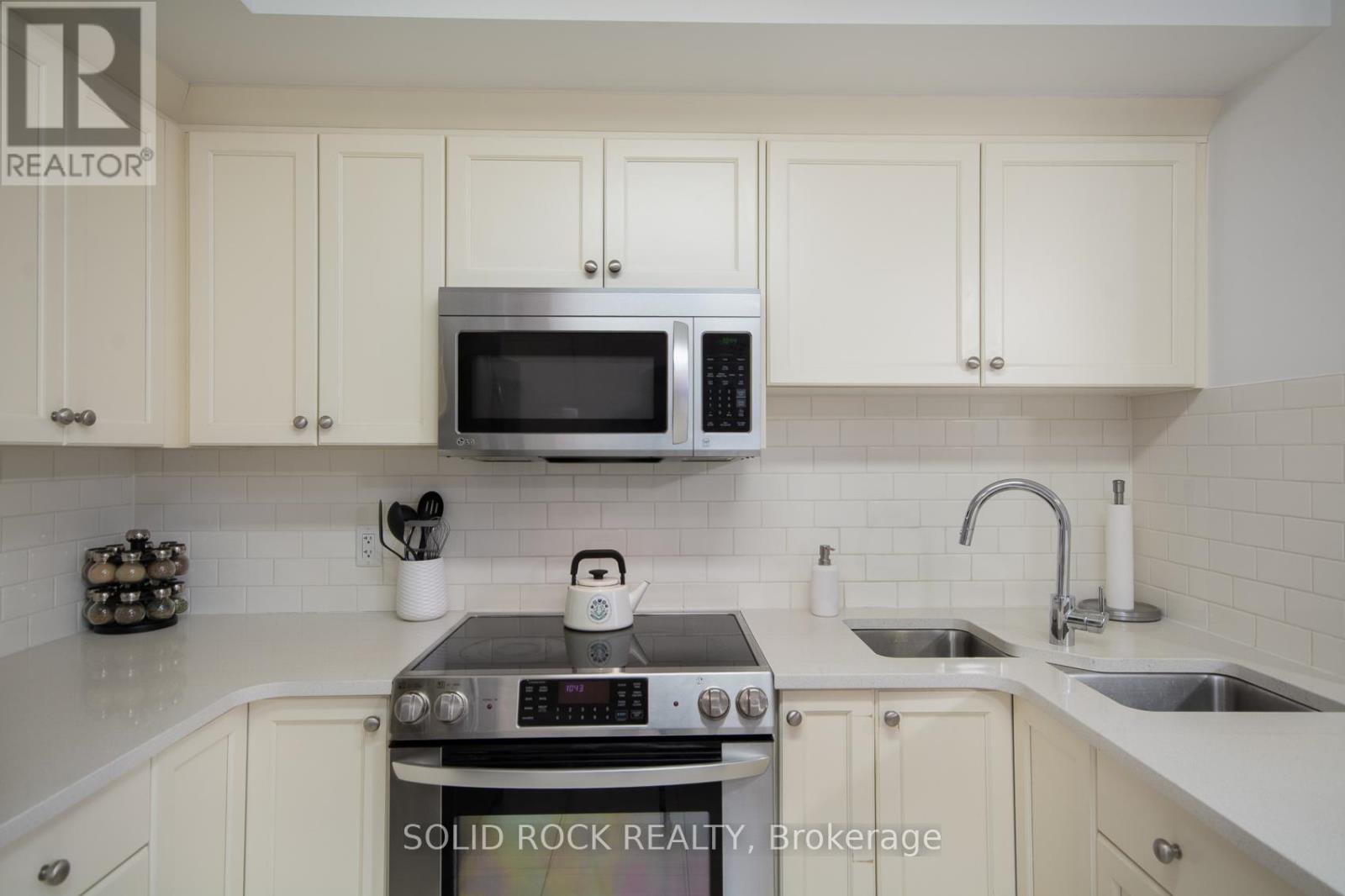 502 - 242 Rideau Street, Ottawa, Ontario  K1N 0B7 - Photo 6 - X12161584