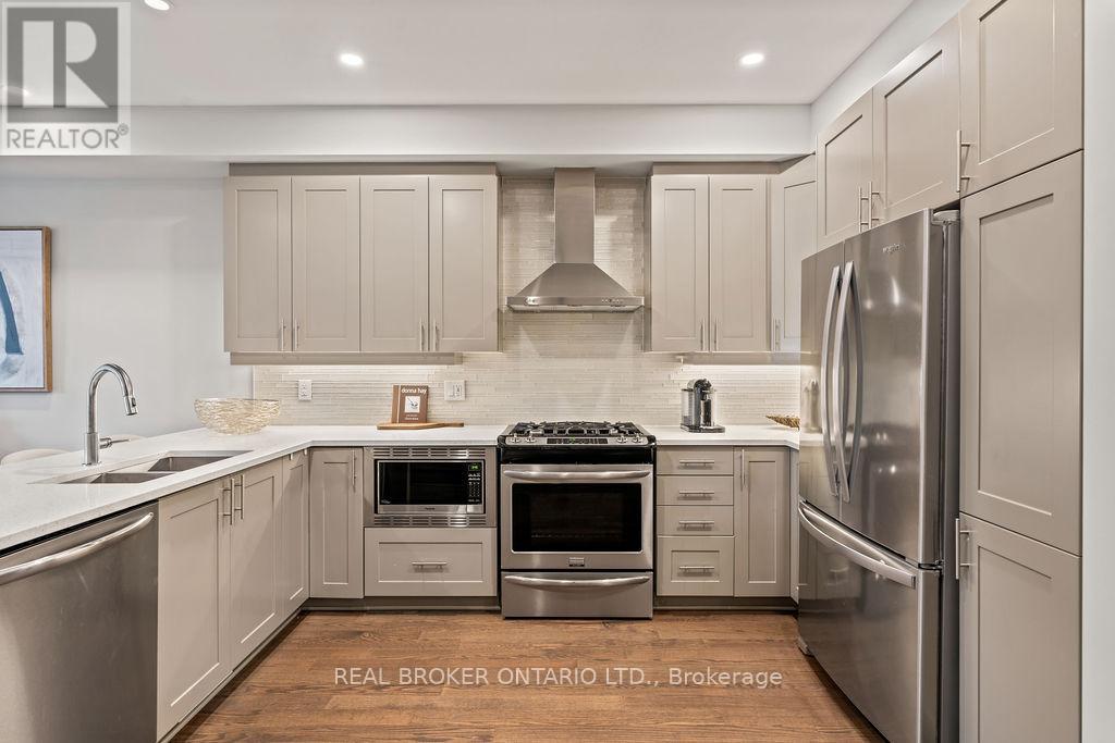 105 Avro Circle, Ottawa, Ontario  K1K 3X7 - Photo 11 - X12161681
