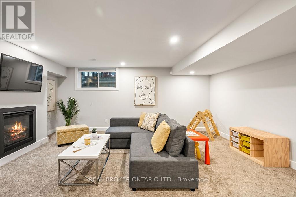 105 Avro Circle, Ottawa, Ontario  K1K 3X7 - Photo 37 - X12161681
