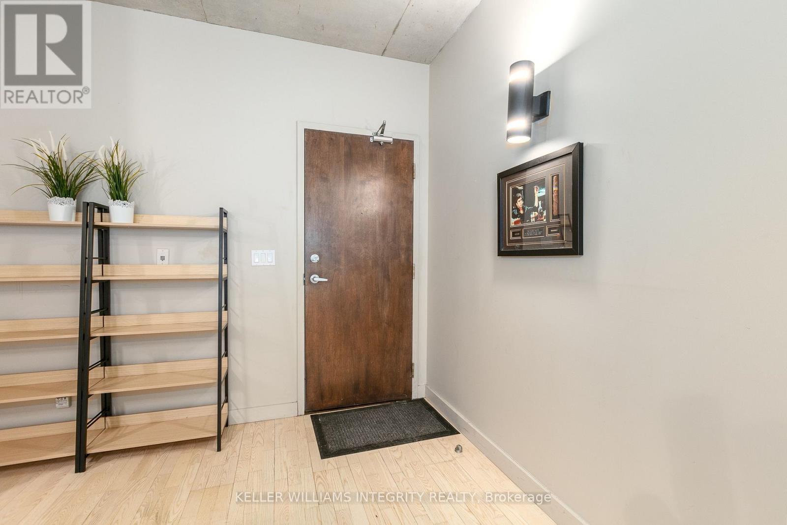 312 - 383 Cumberland Street, Ottawa, Ontario  K1N 1J7 - Photo 2 - X12161888