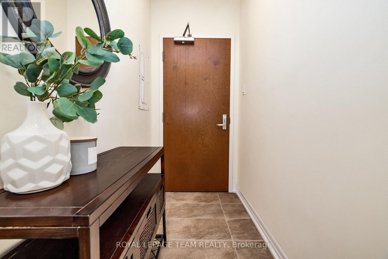 1809 - 242 Rideau Street, Ottawa, Ontario  K1N 0B7 - Photo 7 - X12161903