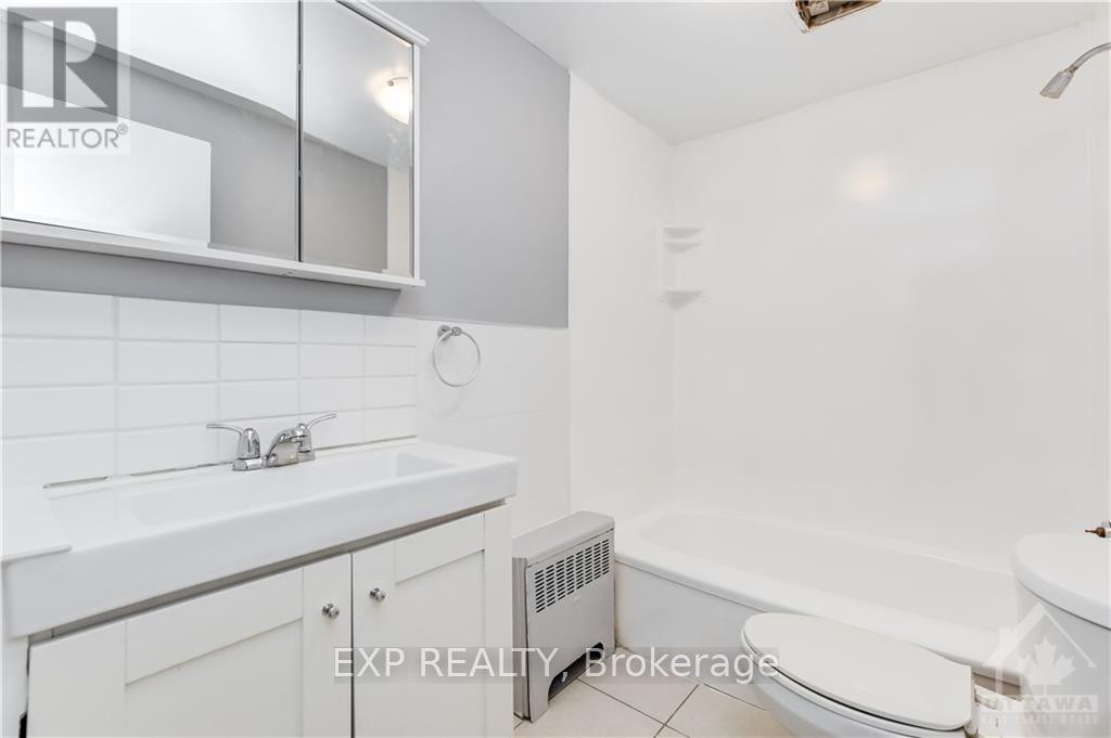214 Carillon Street, Ottawa, Ontario  K1L 5X8 - Photo 14 - X12161952
