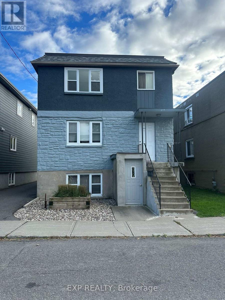 214 Carillon Street, Ottawa, Ontario  K1L 5X8 - Photo 2 - X12161952