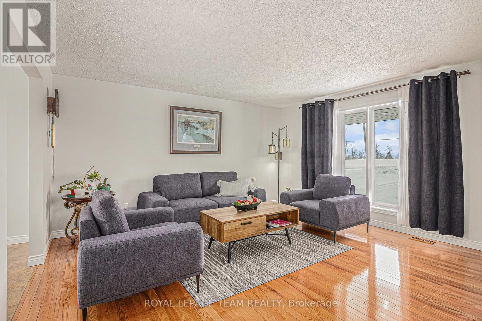 2525 Fawcett Road, North Dundas, Ontario  K0C 2K0 - Photo 11 - X12161969