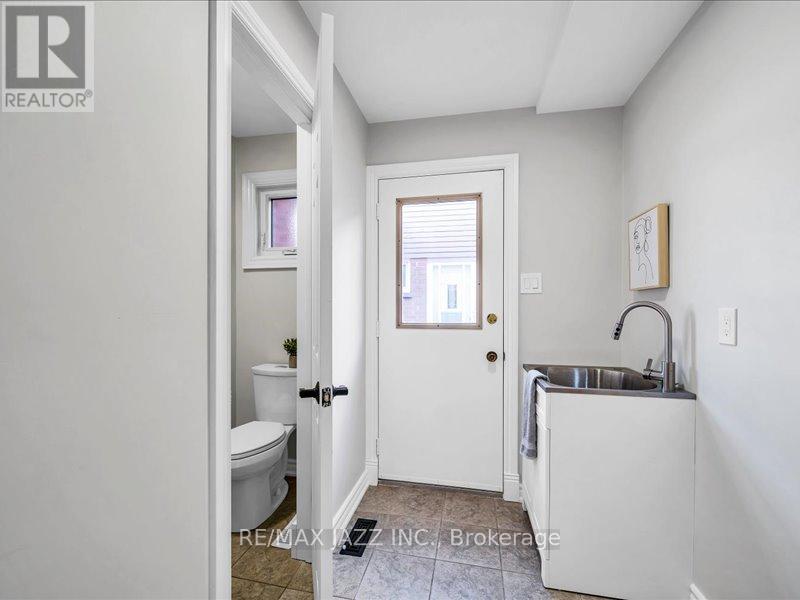 77 Robinson Crescent, Whitby, Ontario  L1N 6W6 - Photo 18 - E12161451