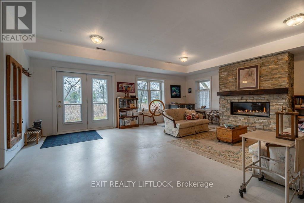 57 King Street E, Kawartha Lakes, Ontario  K0L 2W0 - Photo 6 - X12123612