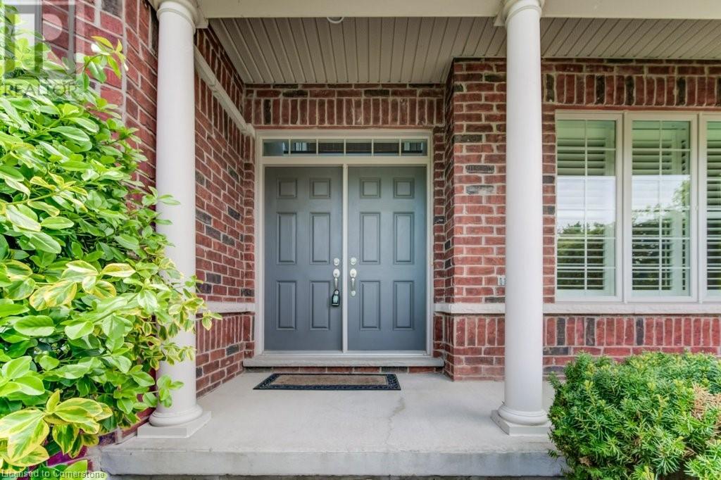 Property at 252 EDGEWATER Crescent image 4