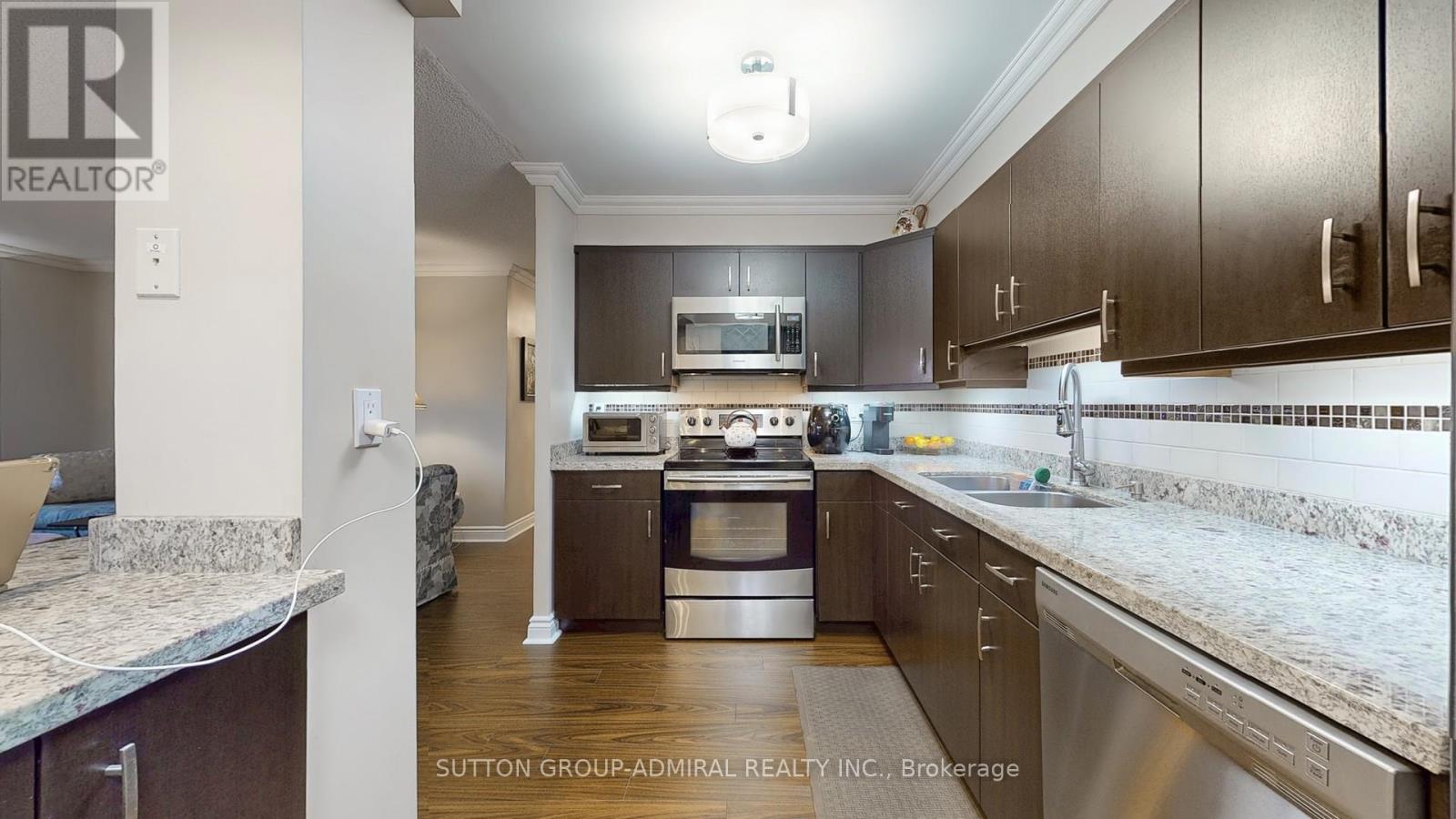 303 - 50 Inverlochy Boulevard, Markham, Ontario  L3T 4T6 - Photo 3 - N12038467