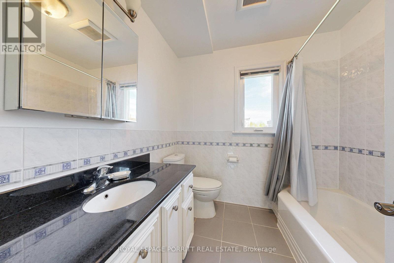 3 Orianna Drive, Toronto, Ontario  M8W 4M8 - Photo 24 - W12158393