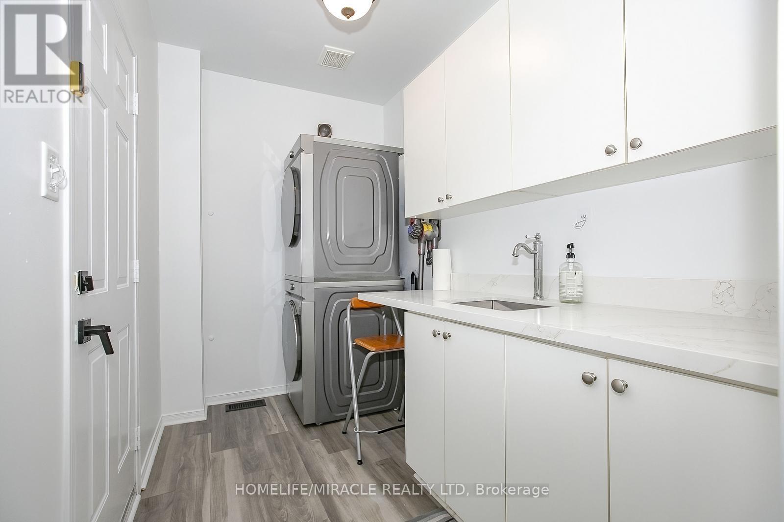 182 Bufford Drive, Brampton, Ontario  L6Y 3N3 - Photo 9 - W12160737