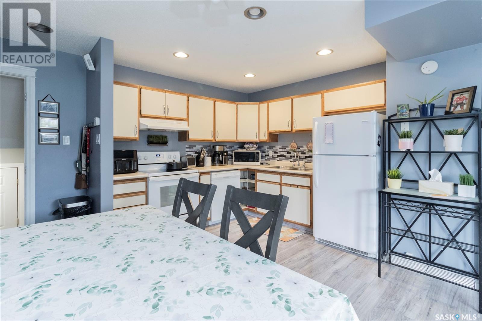 Property at 1638B Central AVENUE image 3