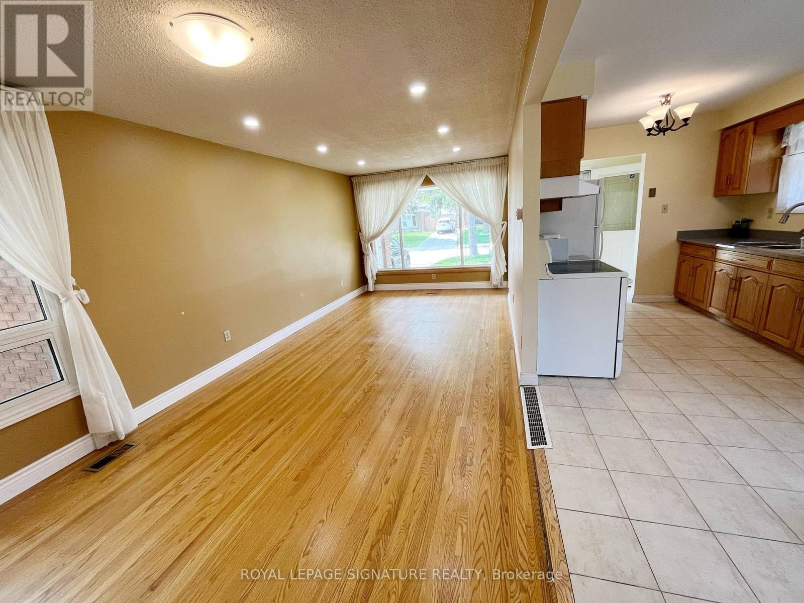 86 Gardiner Drive, Hamilton, Ontario  L9C 4V2 - Photo 5 - X12159303