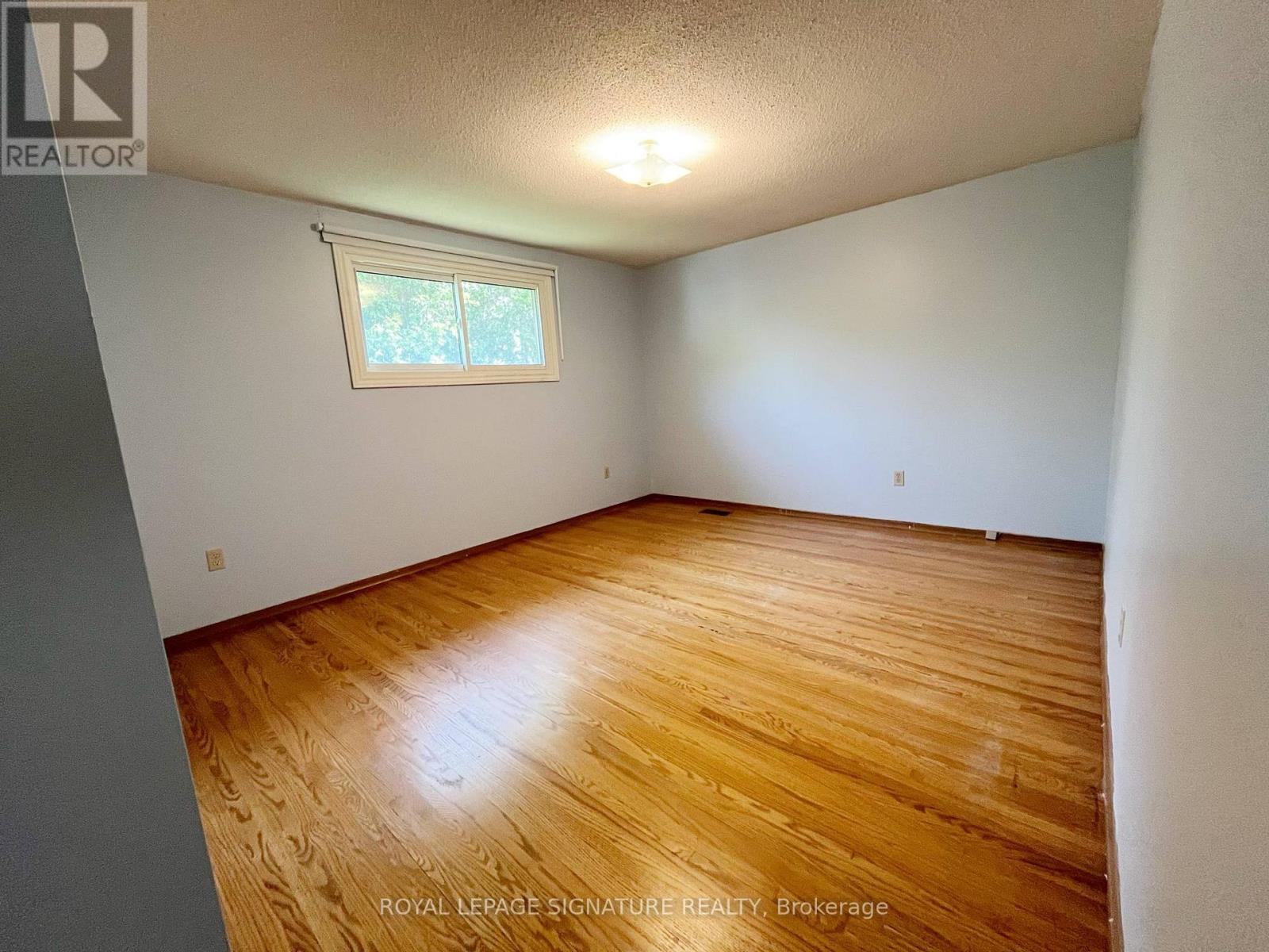 86 Gardiner Drive, Hamilton, Ontario  L9C 4V2 - Photo 9 - X12159303