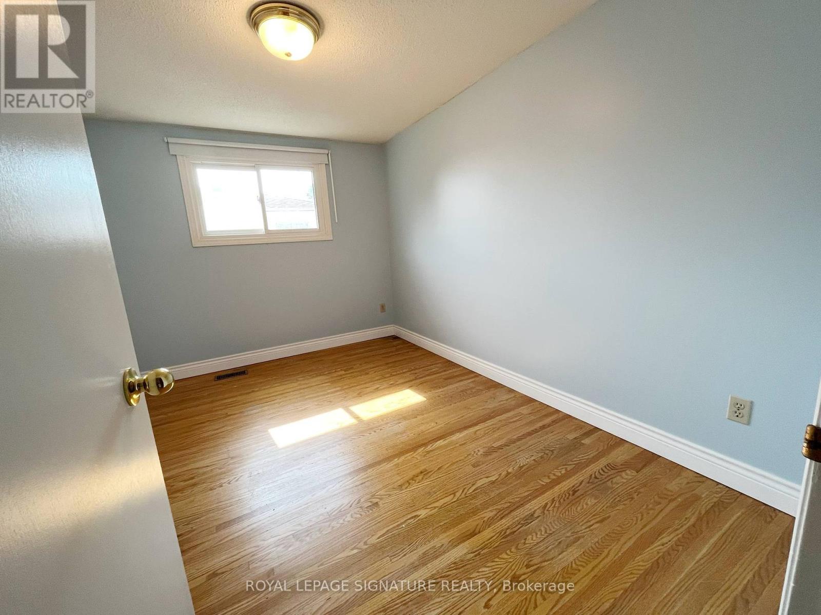 86 Gardiner Drive, Hamilton, Ontario  L9C 4V2 - Photo 6 - X12159303