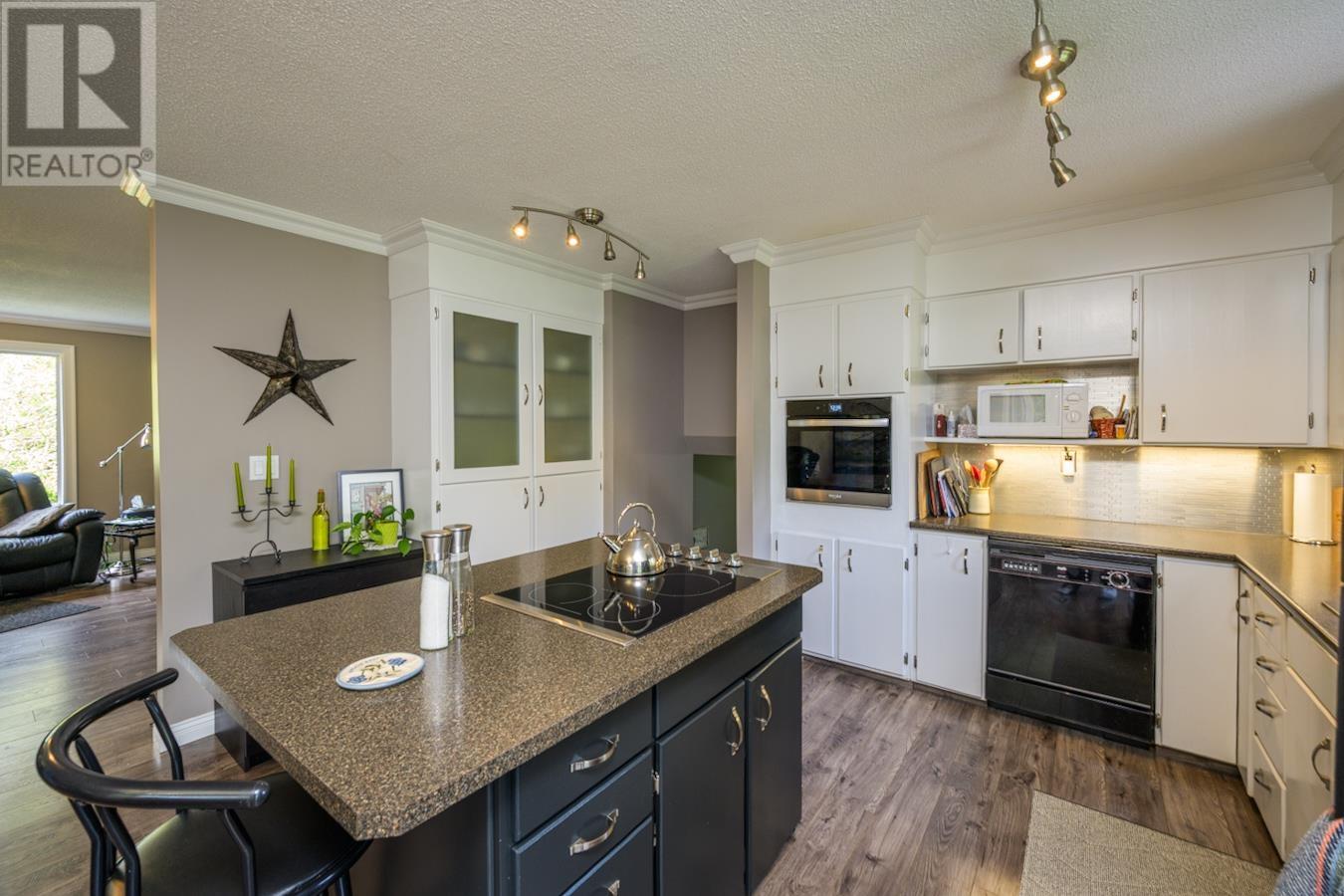 Property at 8880 FOX DRIVE image 2