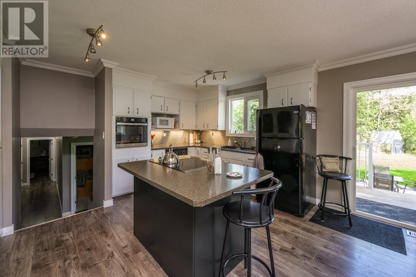 Property at 8880 FOX DRIVE image 3