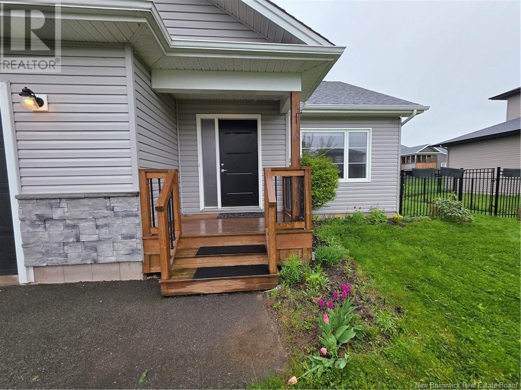 Property at 44 Venetian Drive image 3