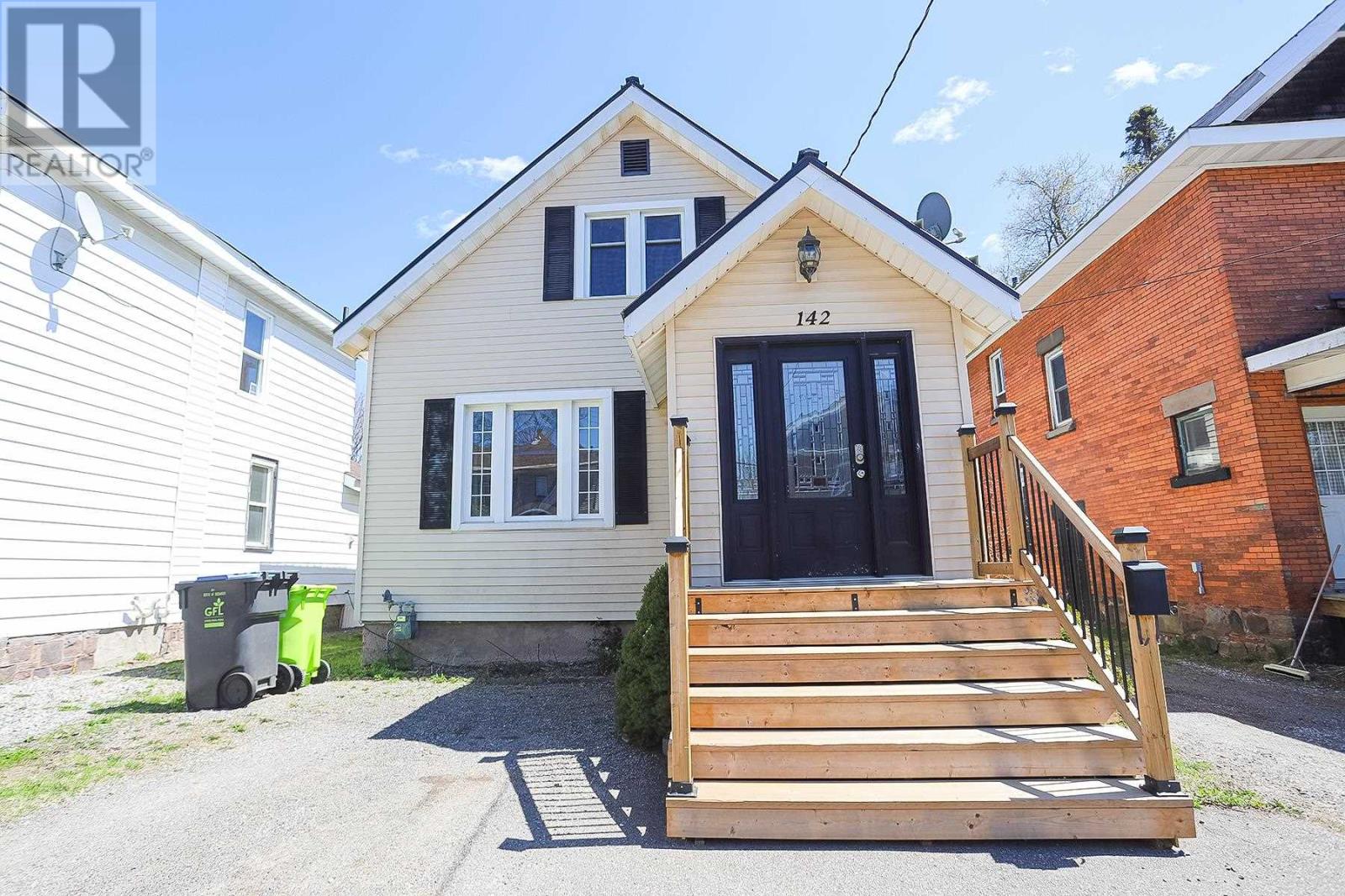 142 Woodward Ave, Sault Ste. Marie, Ontario  P6A 3T7 - Photo 2 - SM251039