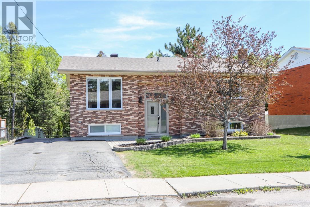 525 Eastern Avenue, Lively, Ontario  P3Y 1M9 - Photo 1 - 2122398