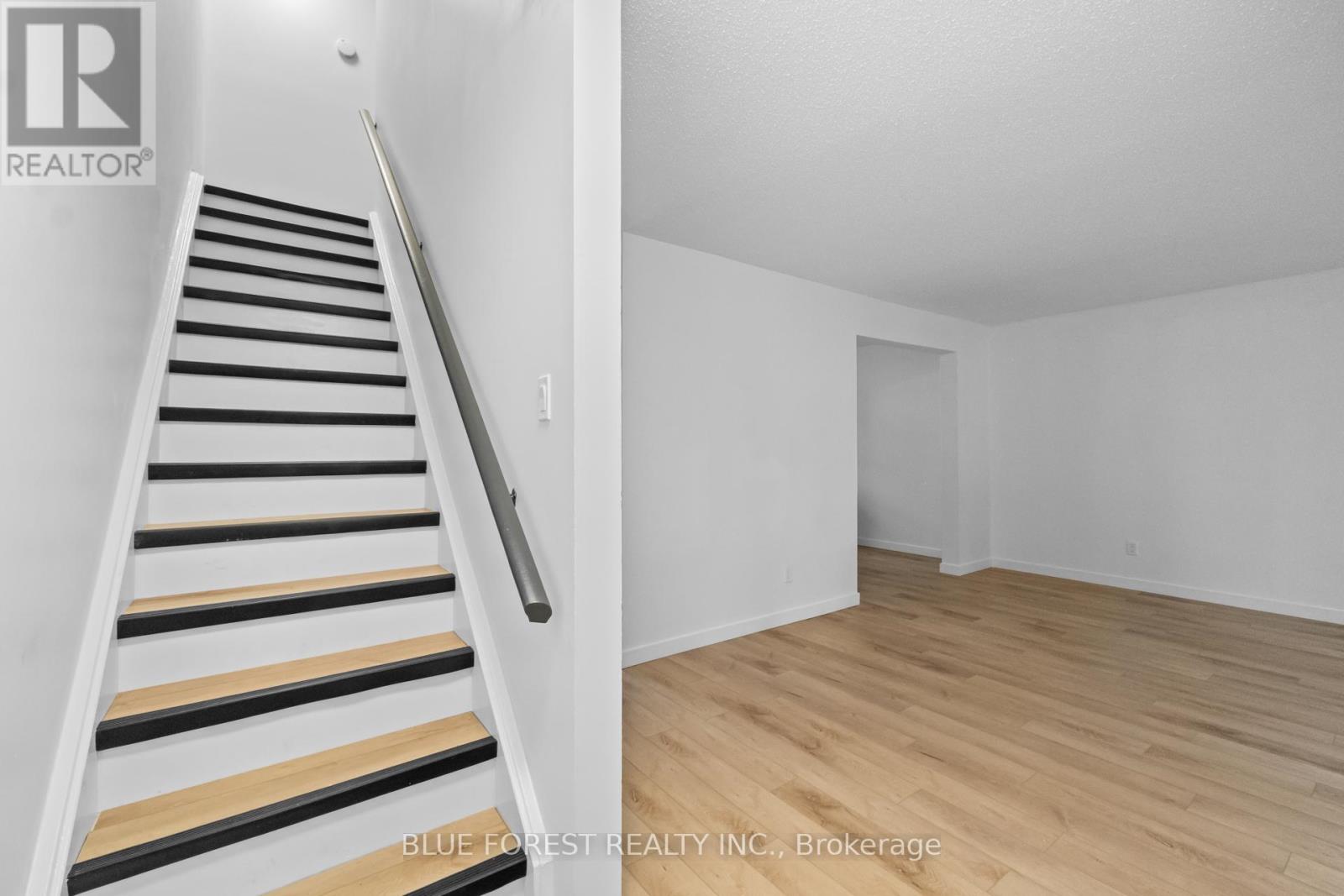 100 - 274 Homestead Crescent, London North, Ontario  N6G 2E5 - Photo 3 - X12162037