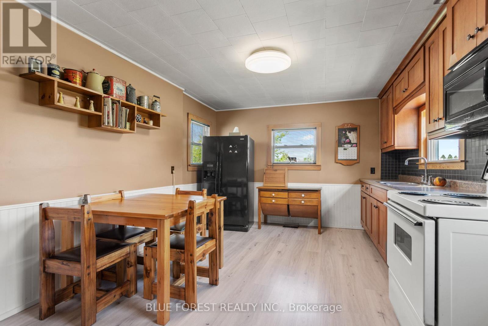 9404 Belmont Road, Central Elgin, Ontario  N5P 3S7 - Photo 8 - X12162045