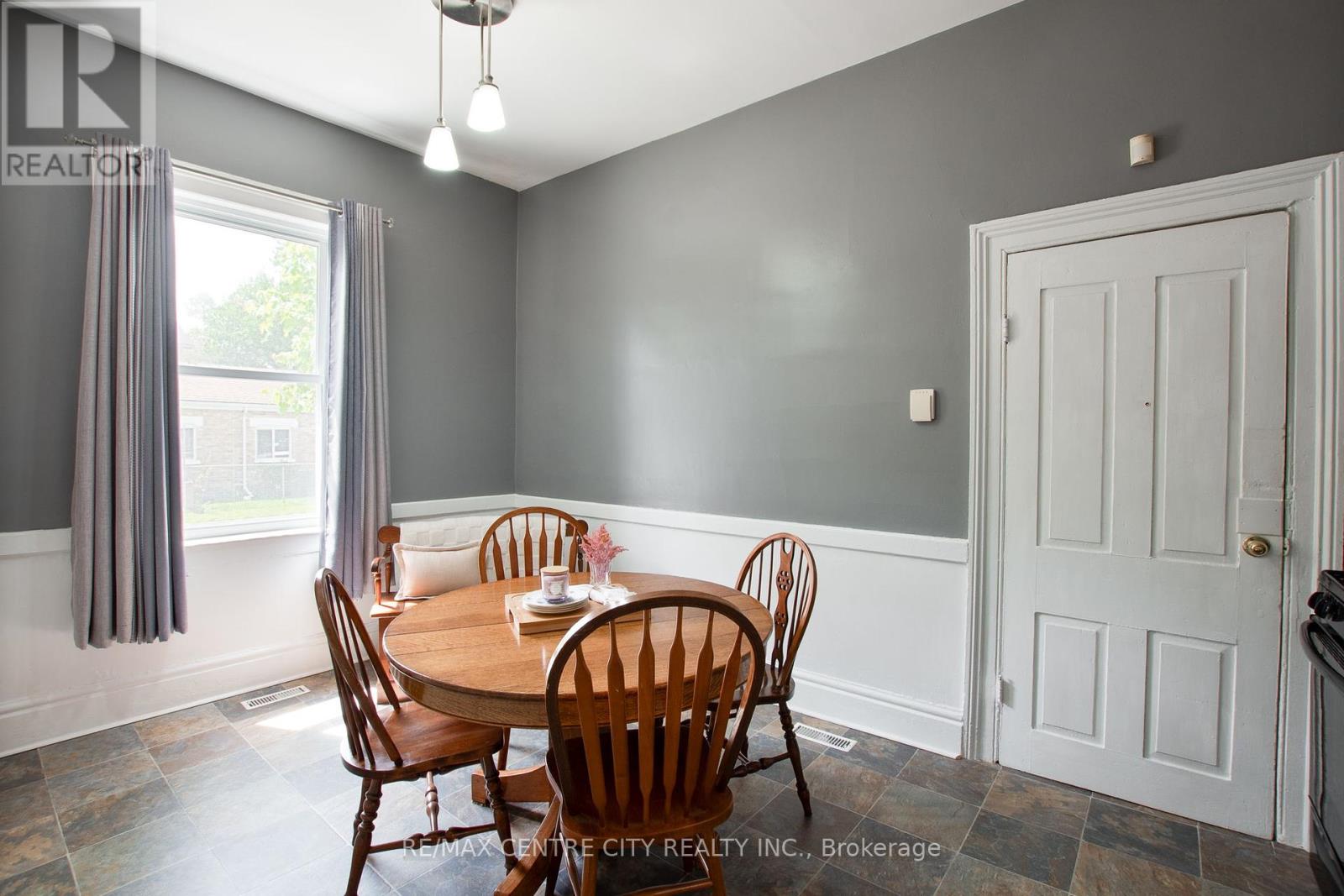 Photo 8 of 20 for 582 Pall Mall Street
