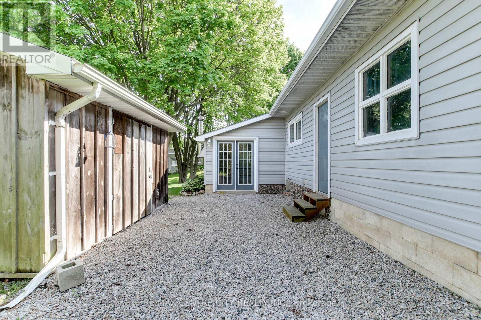 37388 Lake Line, Southwold, Ontario  N5L 1J1 - Photo 25 - X12162112