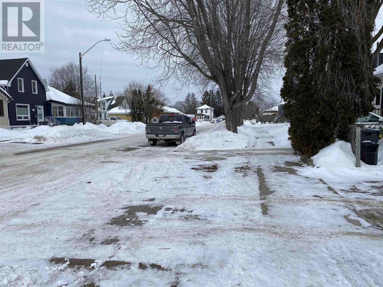 520 Brodie St, Thunder Bay, Ontario  P7C 3T6 - Photo 10 - TB250359