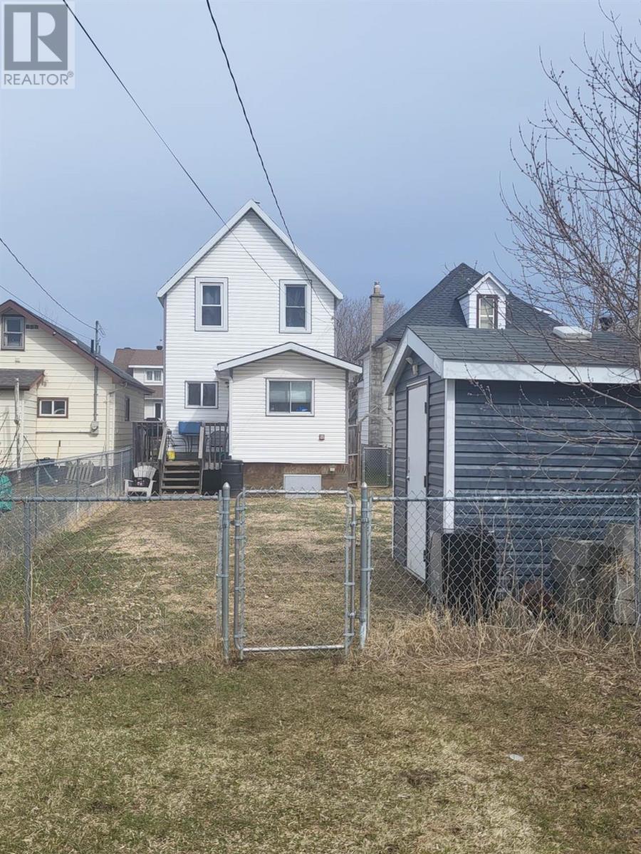 819 Mcmillan St, Thunder Bay, Ontario  P7C 3M2 - Photo 4 - TB250912