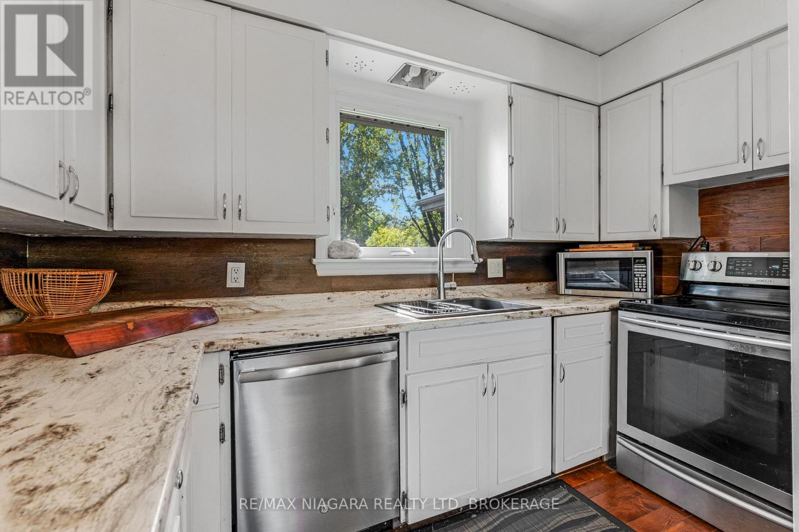 958 Silver Bay Road, Port Colborne, Ontario  L3K 5V3 - Photo 11 - X12162029