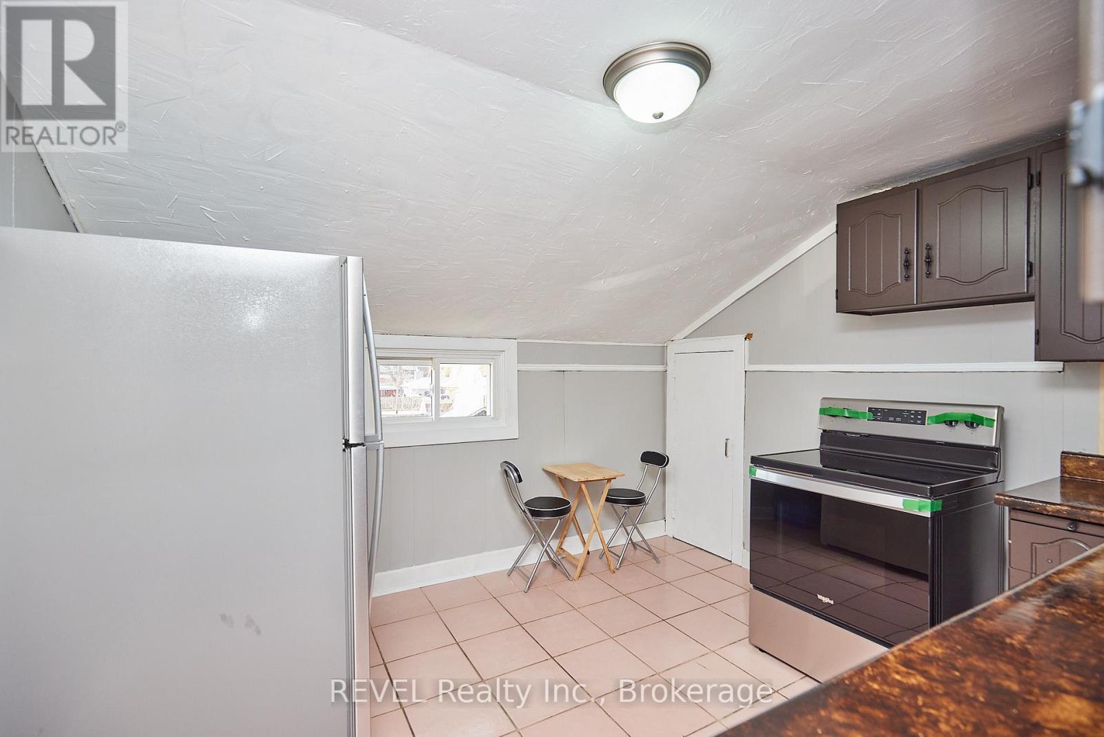 193 Idylewylde Street, Fort Erie, Ontario  L2A 2L4 - Photo 13 - X12162033