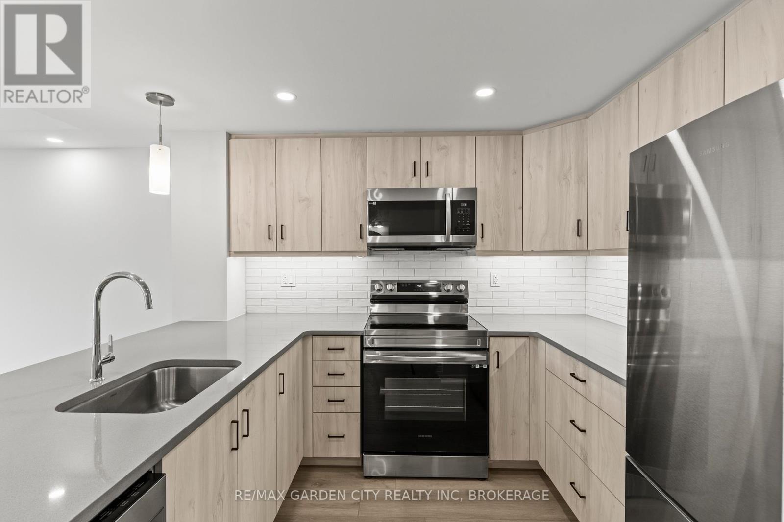305 - 3998 Victoria Avenue, Lincoln, Ontario  L0R 2C0 - Photo 10 - X12162089