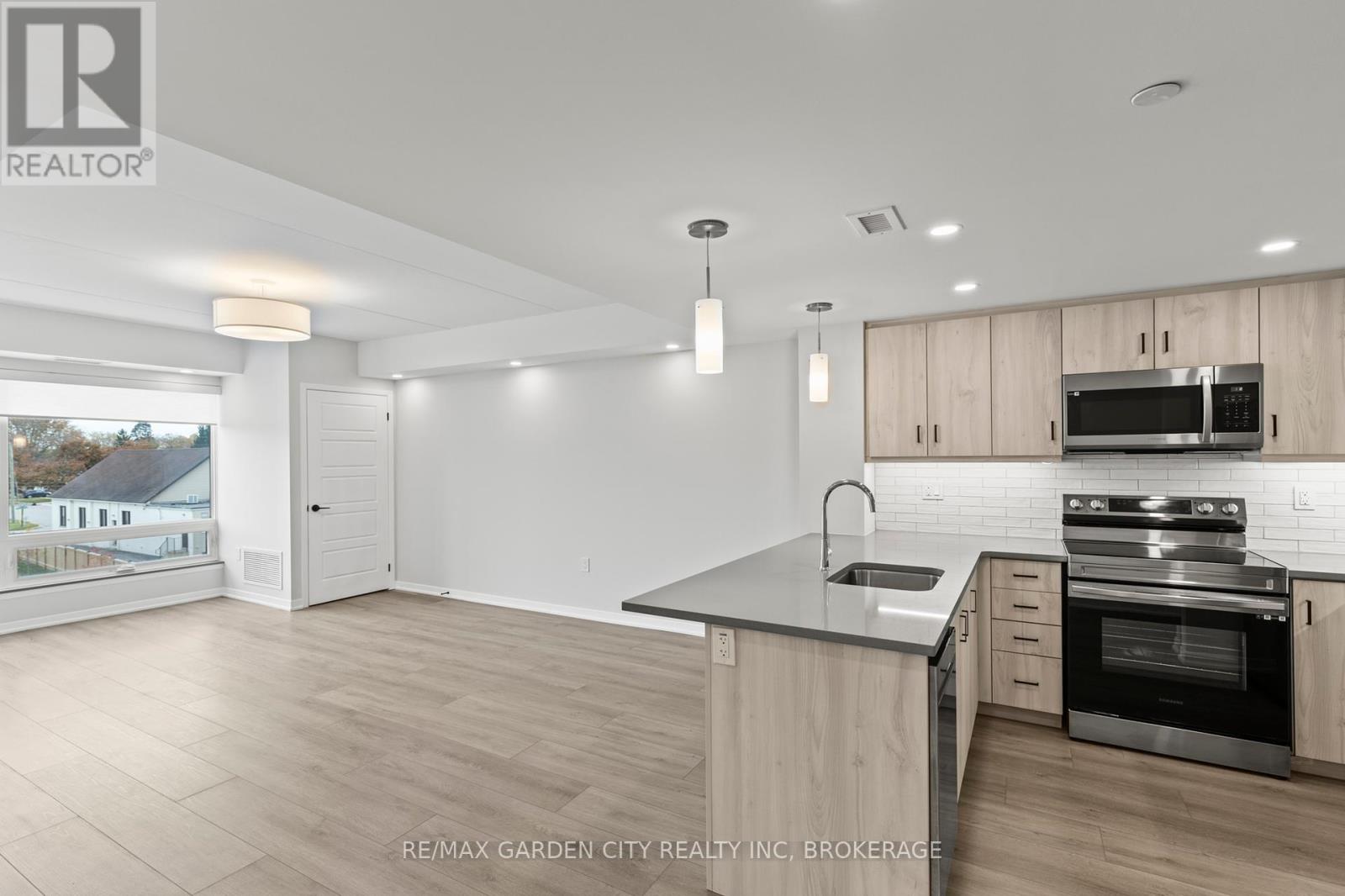 305 - 3998 Victoria Avenue, Lincoln, Ontario  L0R 2C0 - Photo 11 - X12162089