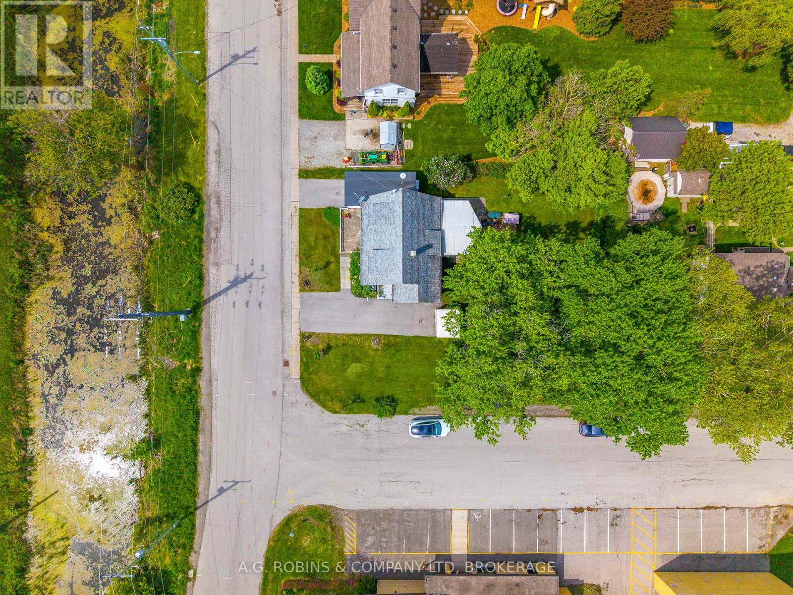 Property at 41944 CLARENDON STREET image 5