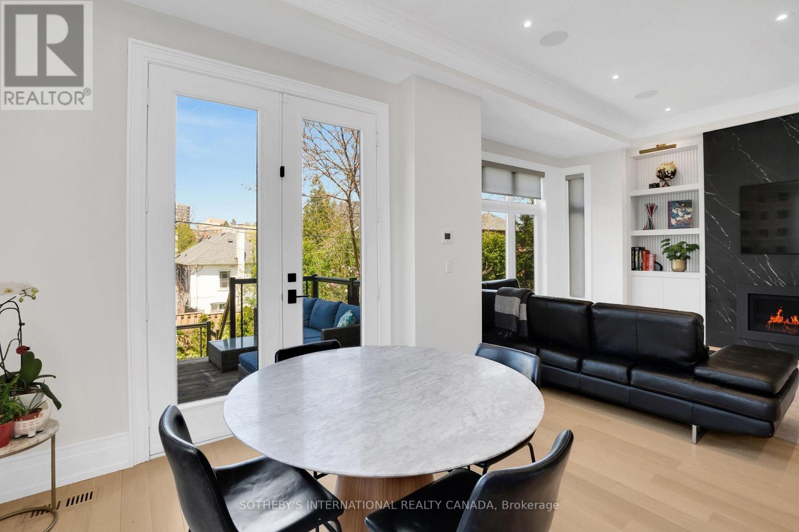 42 Carmichael Avenue, Toronto (Bedford Park-Nortown), Ontario  M5M 2W7 - Photo 19 - C12161544