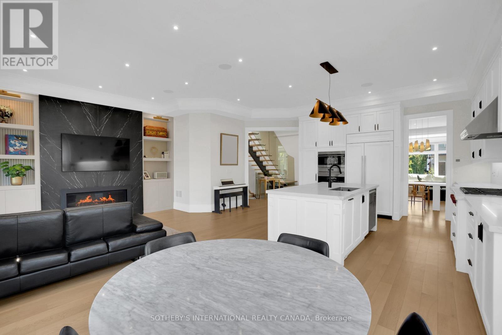 42 Carmichael Avenue, Toronto (Bedford Park-Nortown), Ontario  M5M 2W7 - Photo 20 - C12161544