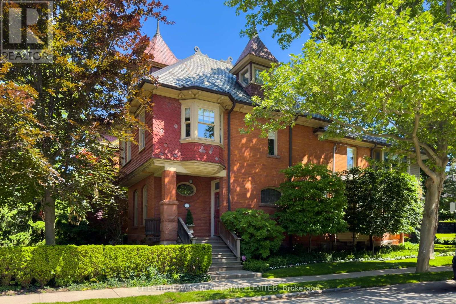 1 HAWTHORN AVENUE, Toronto, Ontario