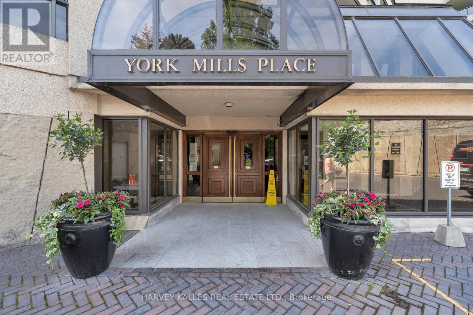 405 - 3900 Yonge Street, Toronto, Ontario  M4N 3N6 - Photo 1 - C12161603