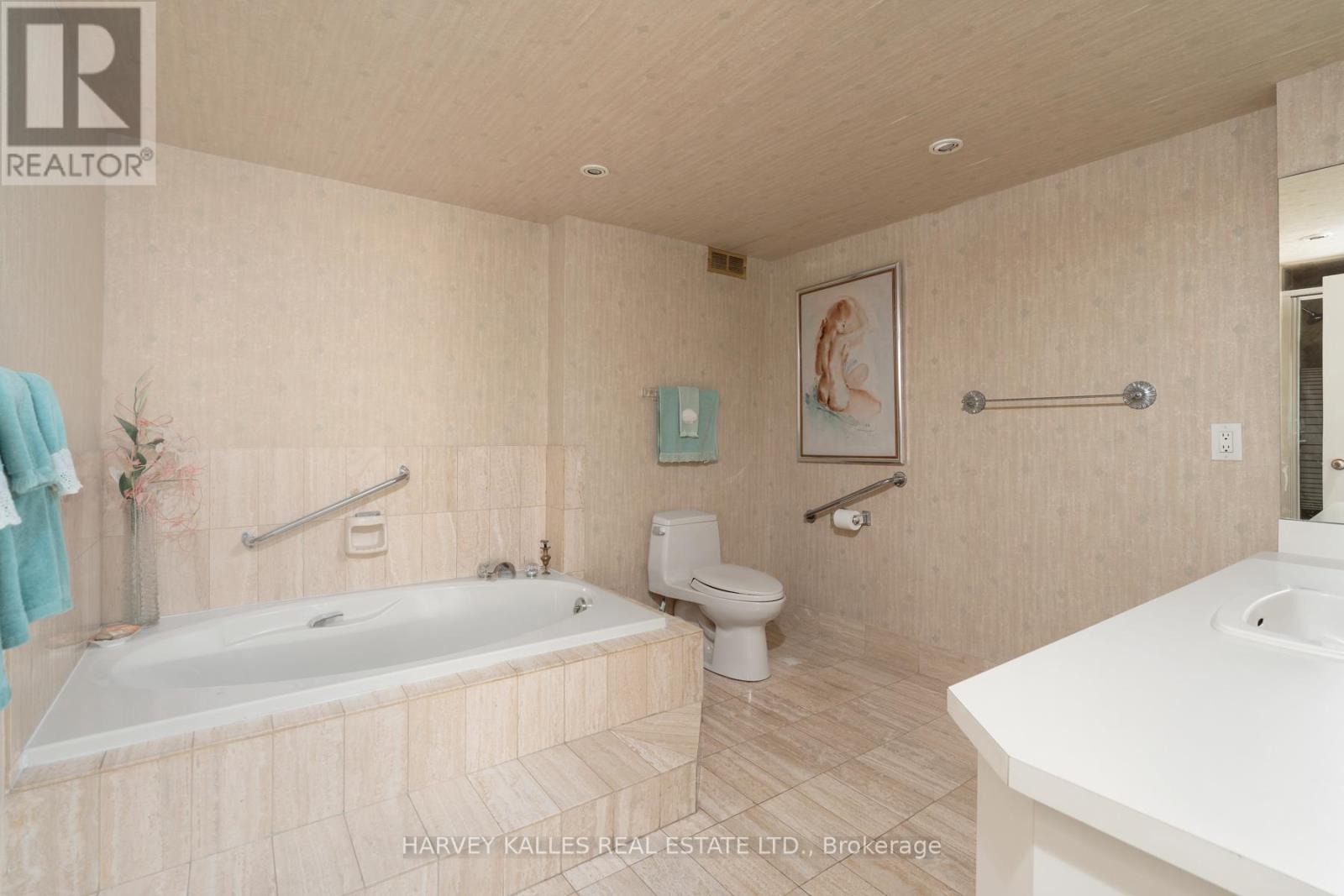 405 - 3900 Yonge Street, Toronto, Ontario  M4N 3N6 - Photo 32 - C12161603