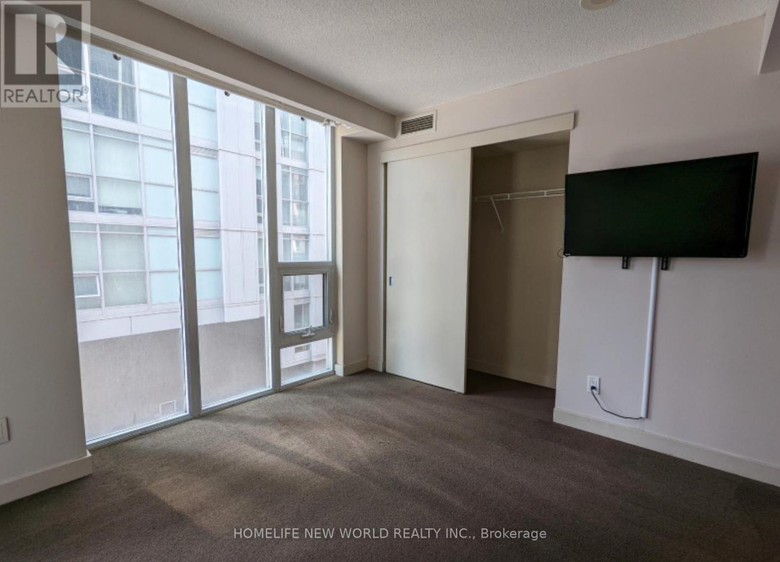 303 - 126 Simcoe Street, Toronto, Ontario  M5H 4E6 - Photo 5 - C12161652