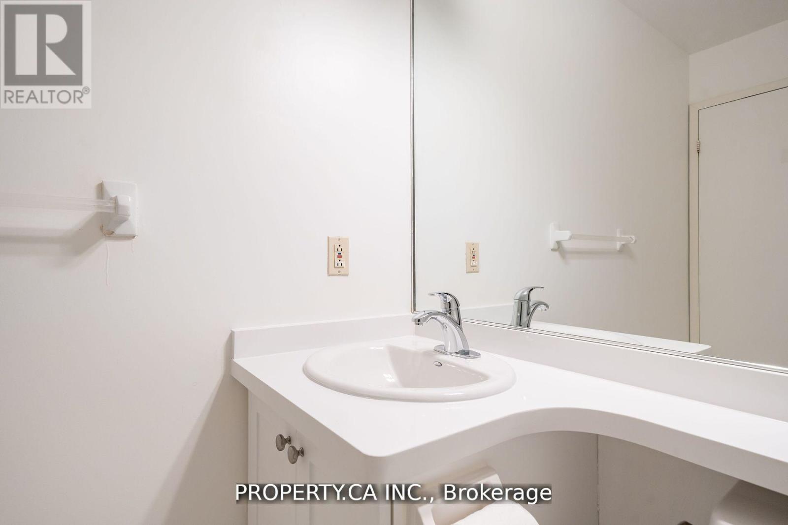 Sph2406 - 10 Queens Quay W, Toronto, Ontario  M5J 2R9 - Photo 12 - C12161764
