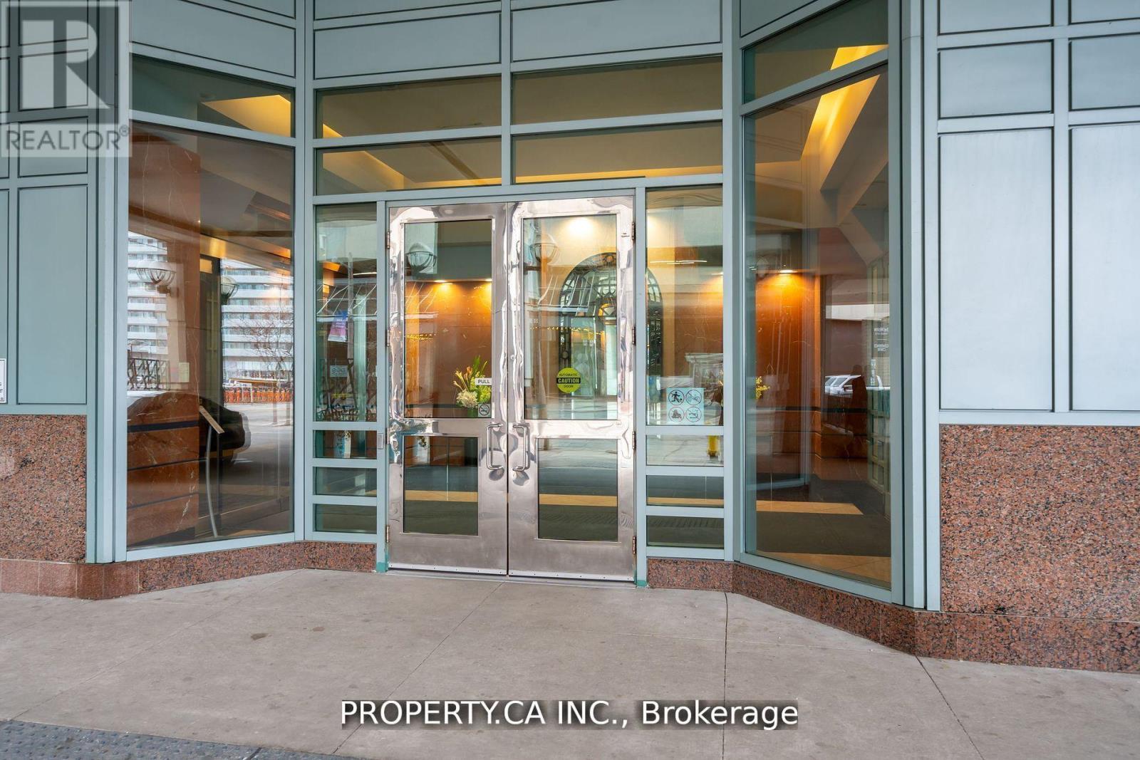 Sph2406 - 10 Queens Quay W, Toronto, Ontario  M5J 2R9 - Photo 22 - C12161764