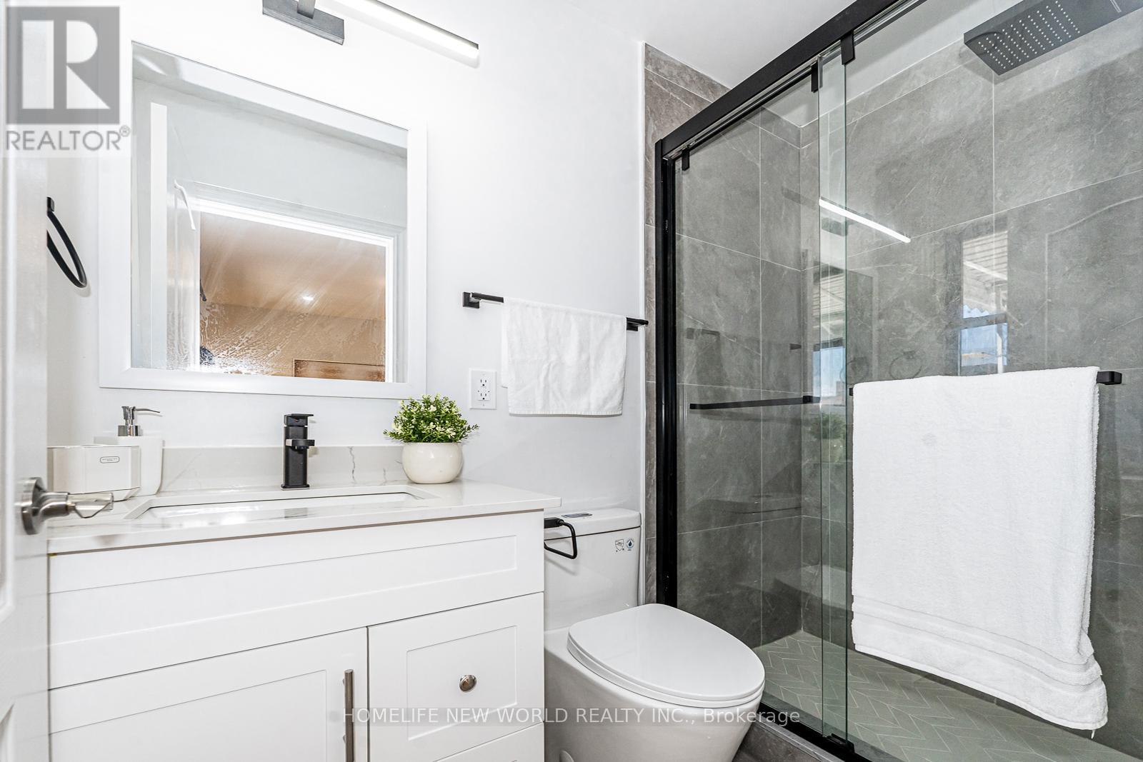 9 Rusholme Drive, Toronto, Ontario  M6J 3K1 - Photo 30 - C12161803