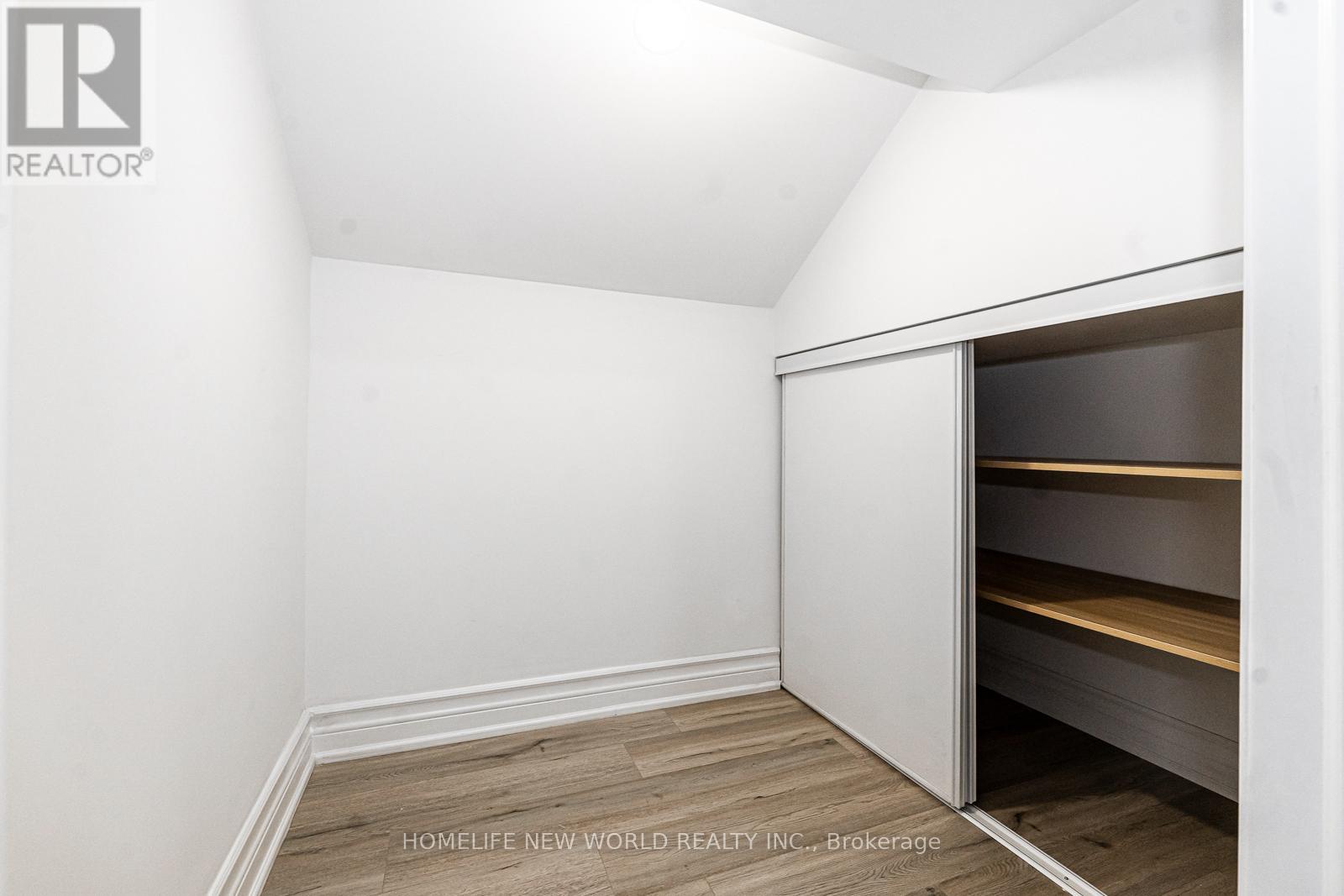 9 Rusholme Drive, Toronto, Ontario  M6J 3K1 - Photo 43 - C12161803