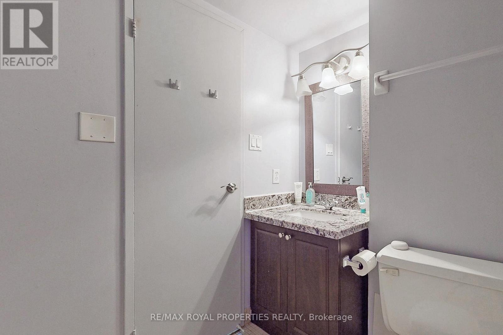 411 - 633 Bay Street, Toronto, Ontario  M5G 2G4 - Photo 25 - C12161824
