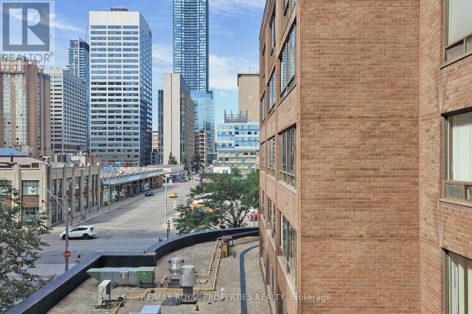 411 - 633 Bay Street, Toronto, Ontario  M5G 2G4 - Photo 31 - C12161824