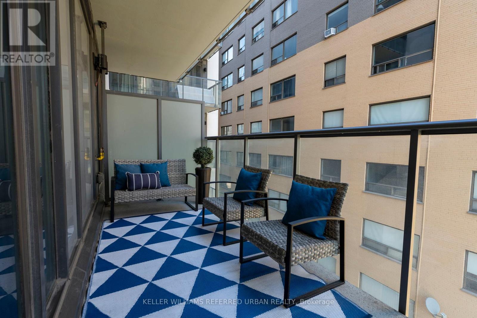 402 - 81 Wellesley Street E, Toronto, Ontario  M4Y 0C5 - Photo 17 - C12161842
