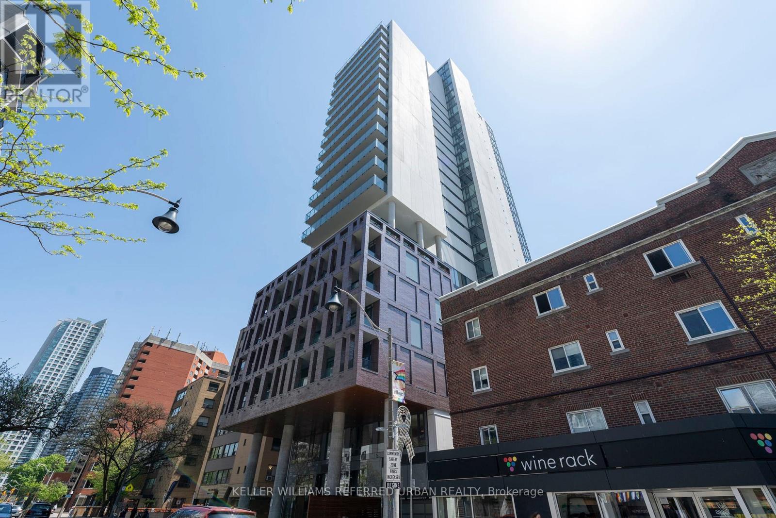 402 - 81 Wellesley Street E, Toronto, Ontario  M4Y 0C5 - Photo 2 - C12161842