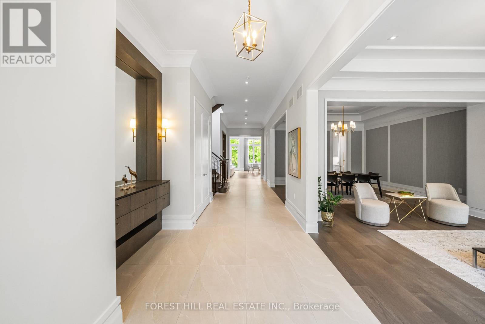 Property at 163 CORTLEIGH BOULEVARD image 4