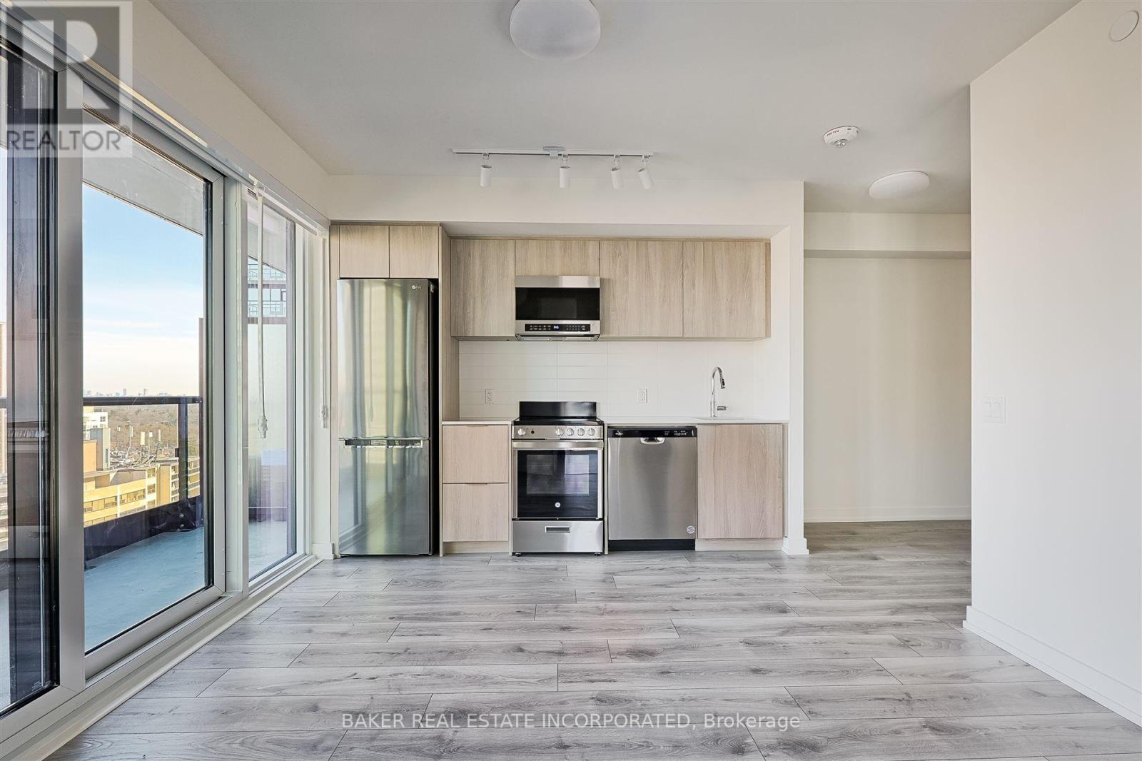1608 - 223 Redpath Avenue, Toronto, Ontario  M4P 0E8 - Photo 4 - C12161928